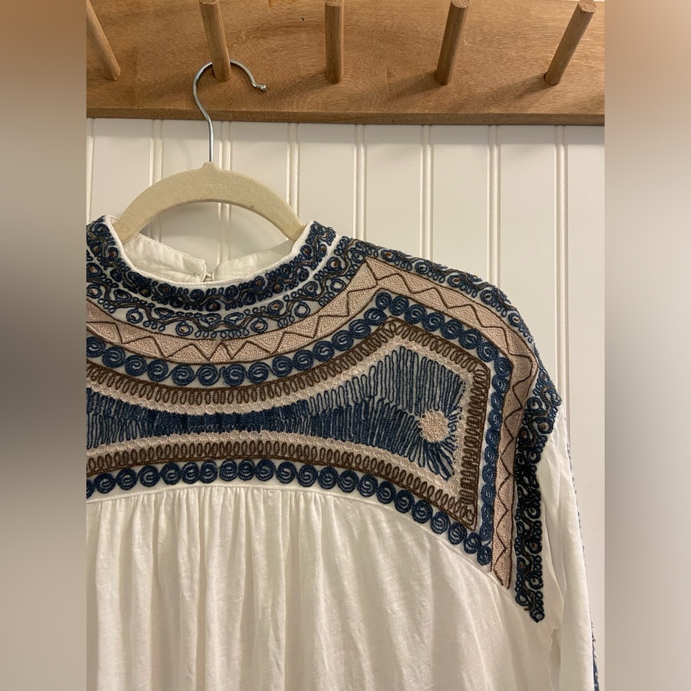 Free People Embroidered Boxy Cropped Long Sleeve Keyhole Neck Bohemian Blouse XS - Picture 2 of 10